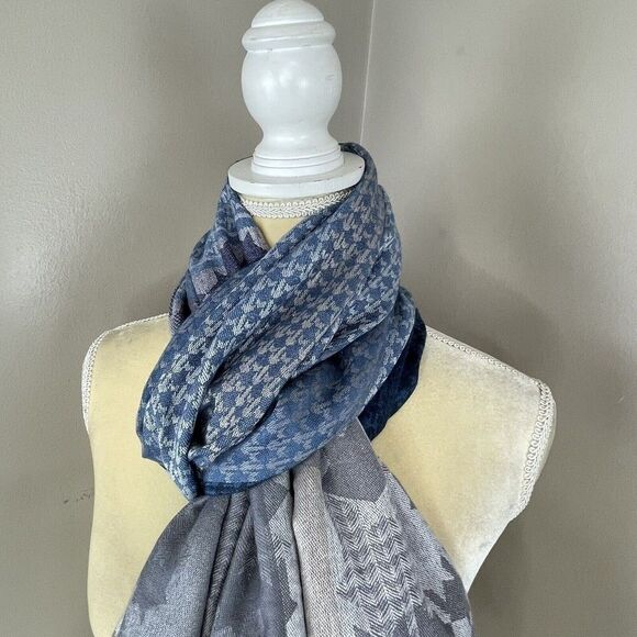 Unisex Multicolored Plaid Acrylic Fringe Scarf  33” x 28” Cotton/Viscose - Picture 11 of 15